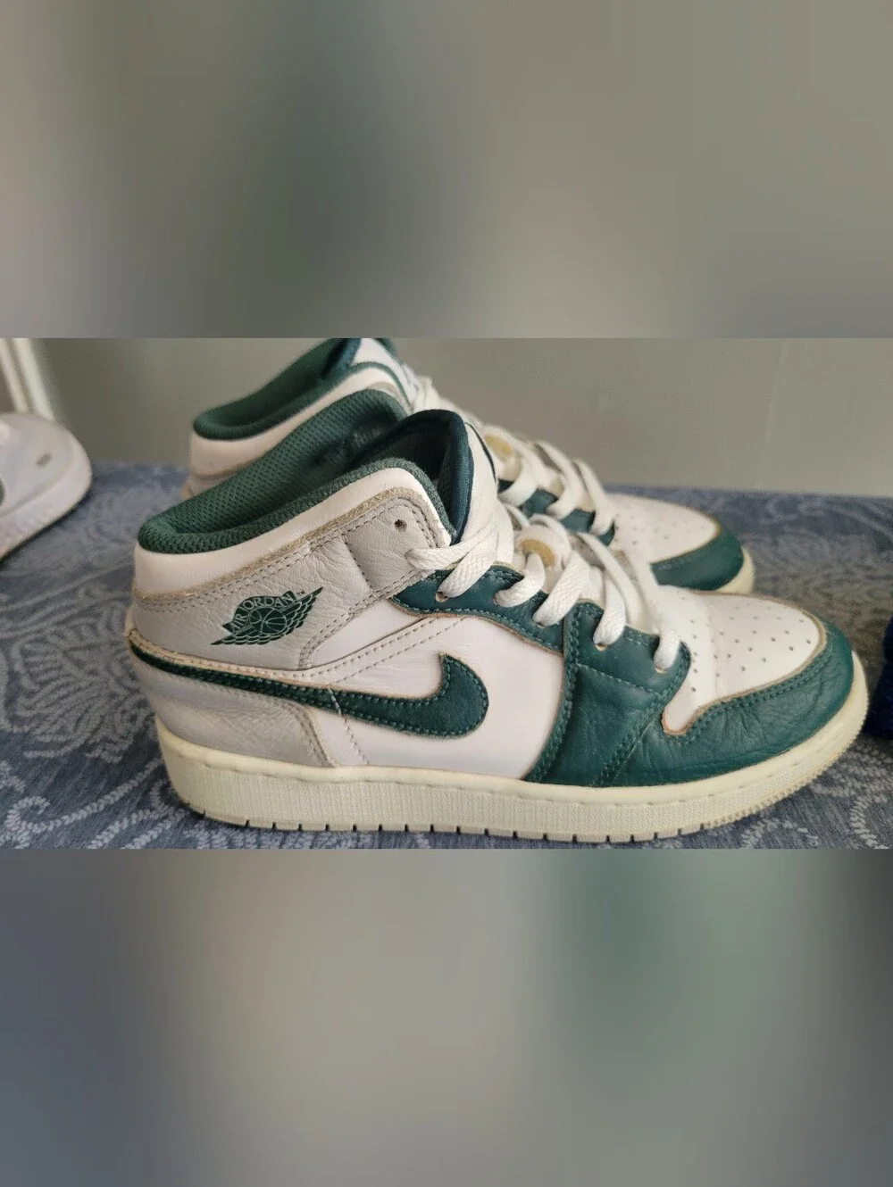 Nike youth high